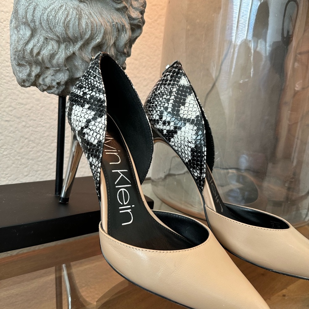 Calvin Klein Beige Leather Pointed Pump with Black & White Snake-Print Back